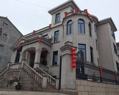 AT066欧式风格三层带架空层豪华复式楼别墅实建施工案例图